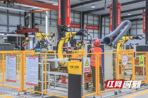 三一职院将灯塔工厂 搬 进了实训基地