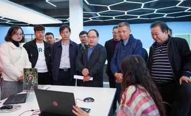 科学发展建创新平台 合力破冰促学生创业