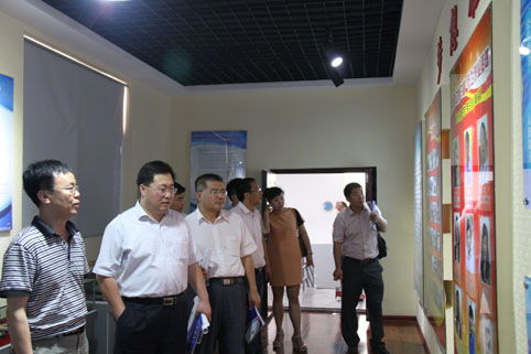赵利宁带队考察银川 西夏区 大学生创业孵化基地